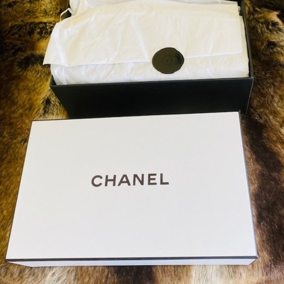 CHANEL VINTAGE BLACK PATENT LEATHER WALLET (AUTHENTIC)- SERIAL NUMBER: 4316566 - Picture 12 of 12